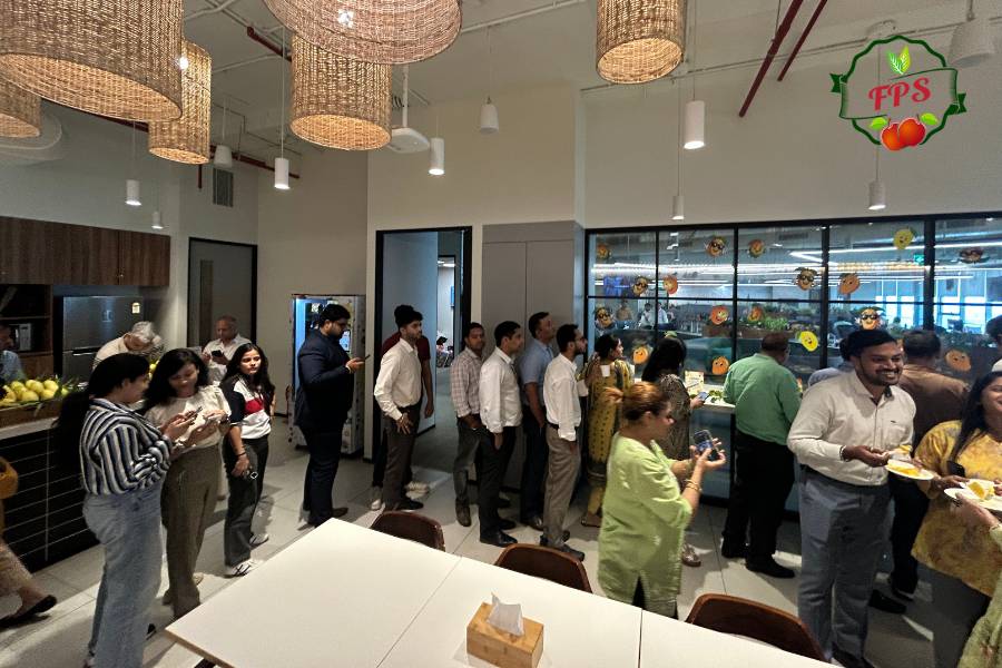 Mango Fiesta Employees Queue For A Refreshing Break