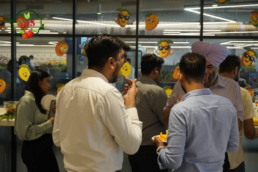 Together We Thrive Team At The Fruit Bar